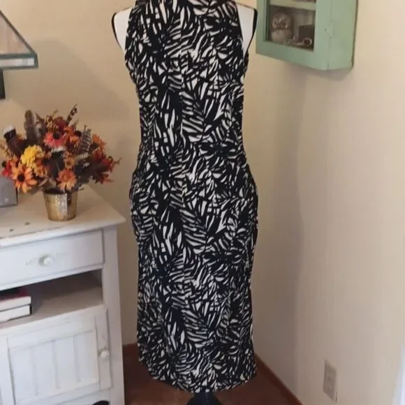 Old Navy Maternity Fitted Dress 💐HOST PICK💐💕 - Picture 6 of 11